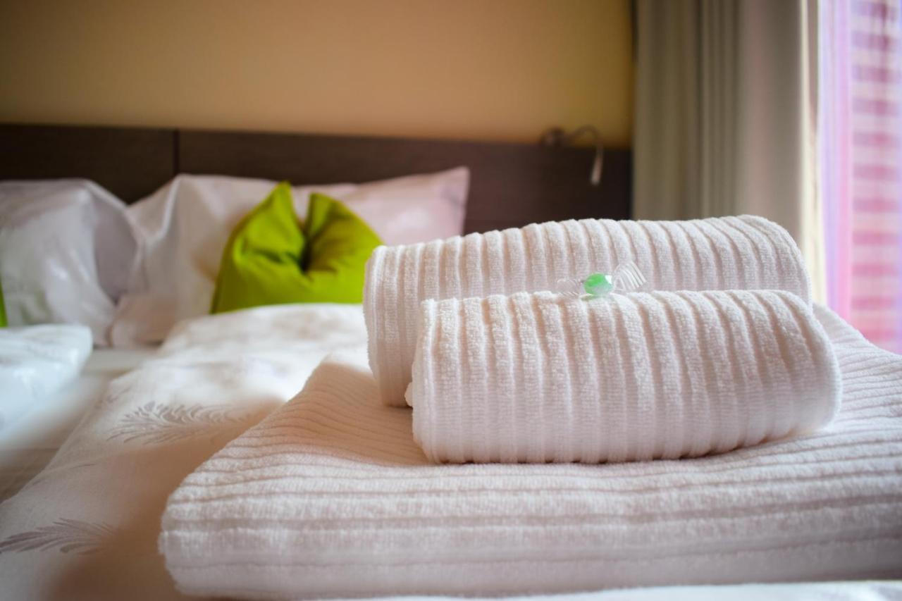 Hotel Kube Folgaria Bagian luar foto